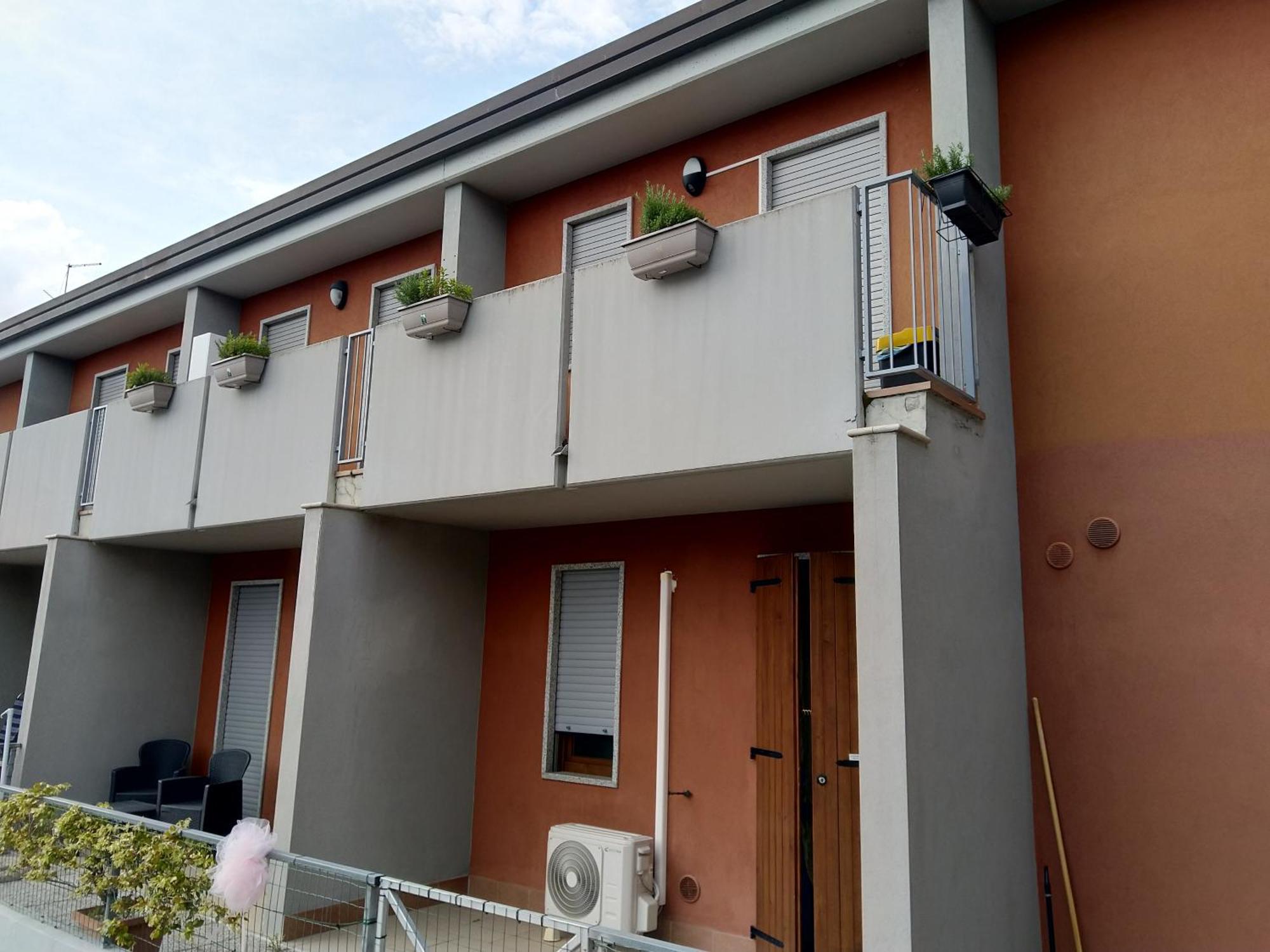 38 Apartment *